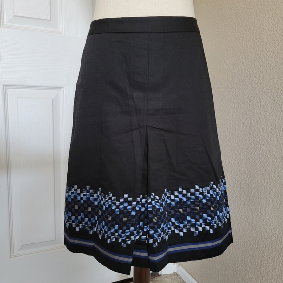 LOFT Black Embroidered Skirt Size 10 - Picture 4 of 11